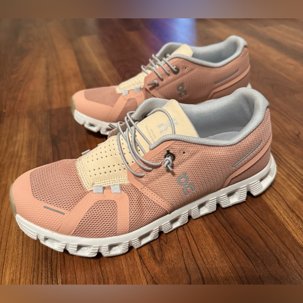 On cloud - Picture 2 of 7